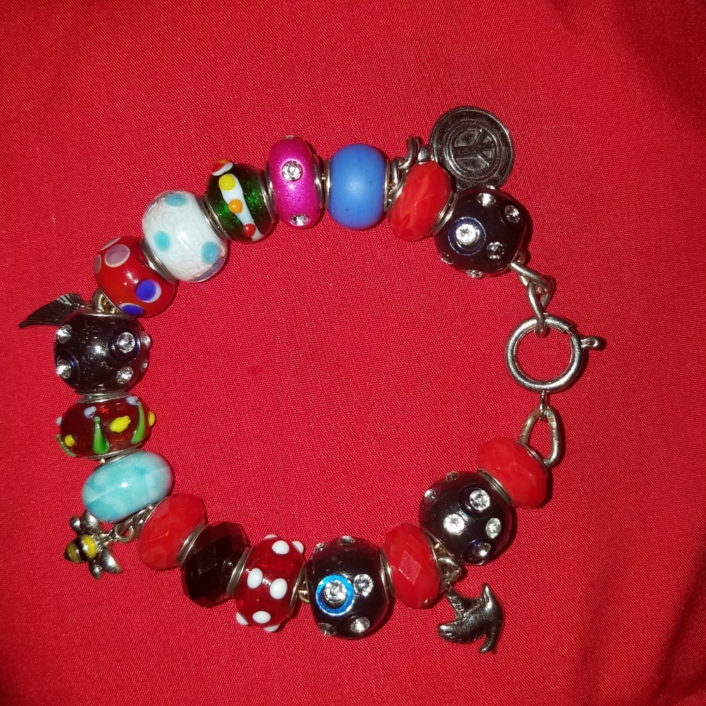 A multicolored murano glass charm bracelet